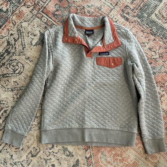 Patagonia Tops - Patagonia Quilted sweatshirt size xs